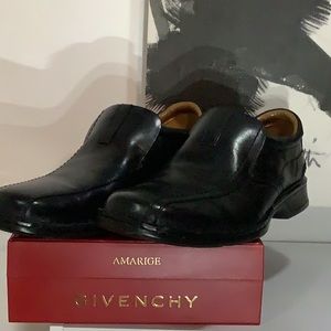 Men’s shoes size 12.